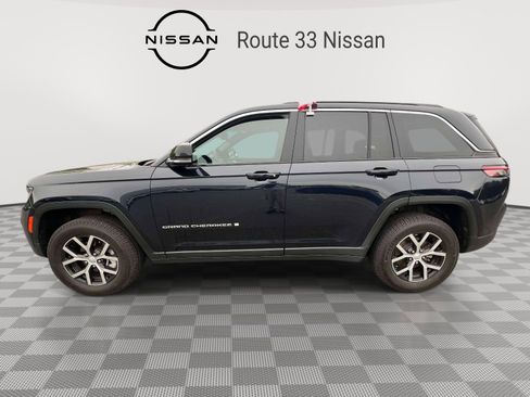 Used 2024 Jeep Grand Cherokee Limited AWD/4WD image 5