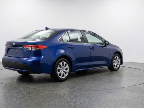 Used 2025 Toyota Corolla LE image 9
