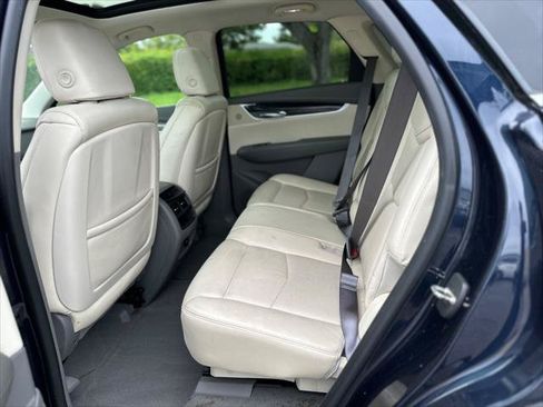 Used 2017 Cadillac XT5 Luxury w/ Driver Awareness Package AWD/4WD image 16