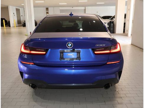 Used 2022 BMW 330i Sedan w/ M Sport Package RWD image 6