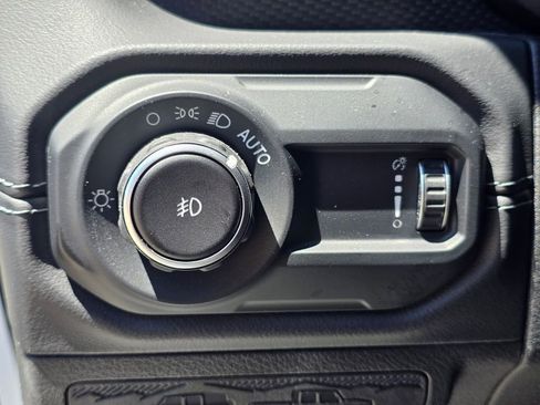 Used 2024 Jeep Wrangler Rubicon image 20