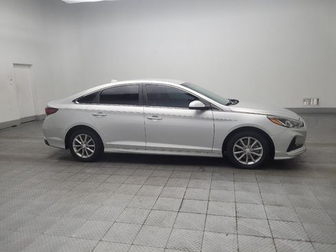 Used 2018 Hyundai Sonata SE FWD image 11