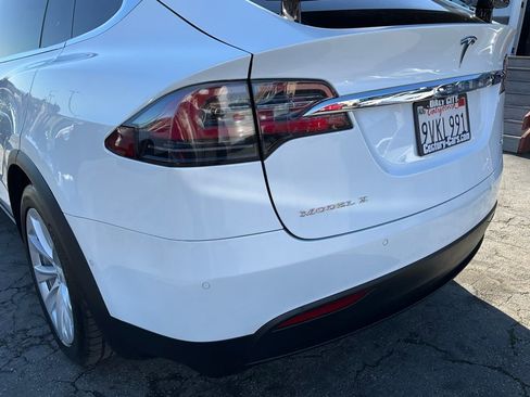 Used 2016 Tesla Model X 90D image 91