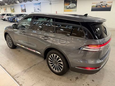 Used 2023 Lincoln Aviator AWD w/ Premium Package image 10