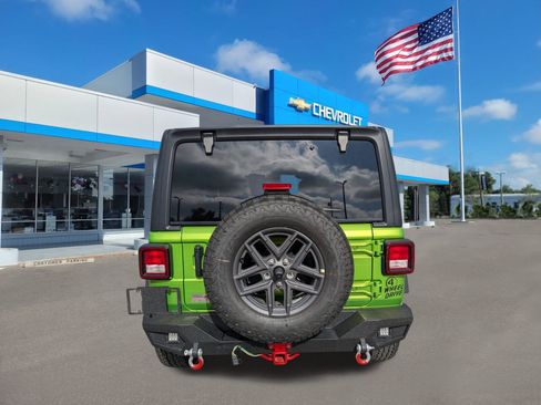 Used 2025 Jeep Wrangler Sport S image 5