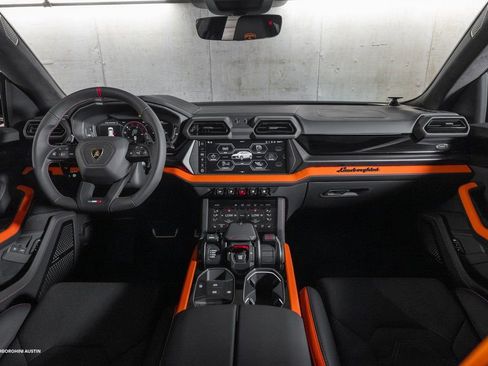 Used 2025 Lamborghini Urus SE image 2