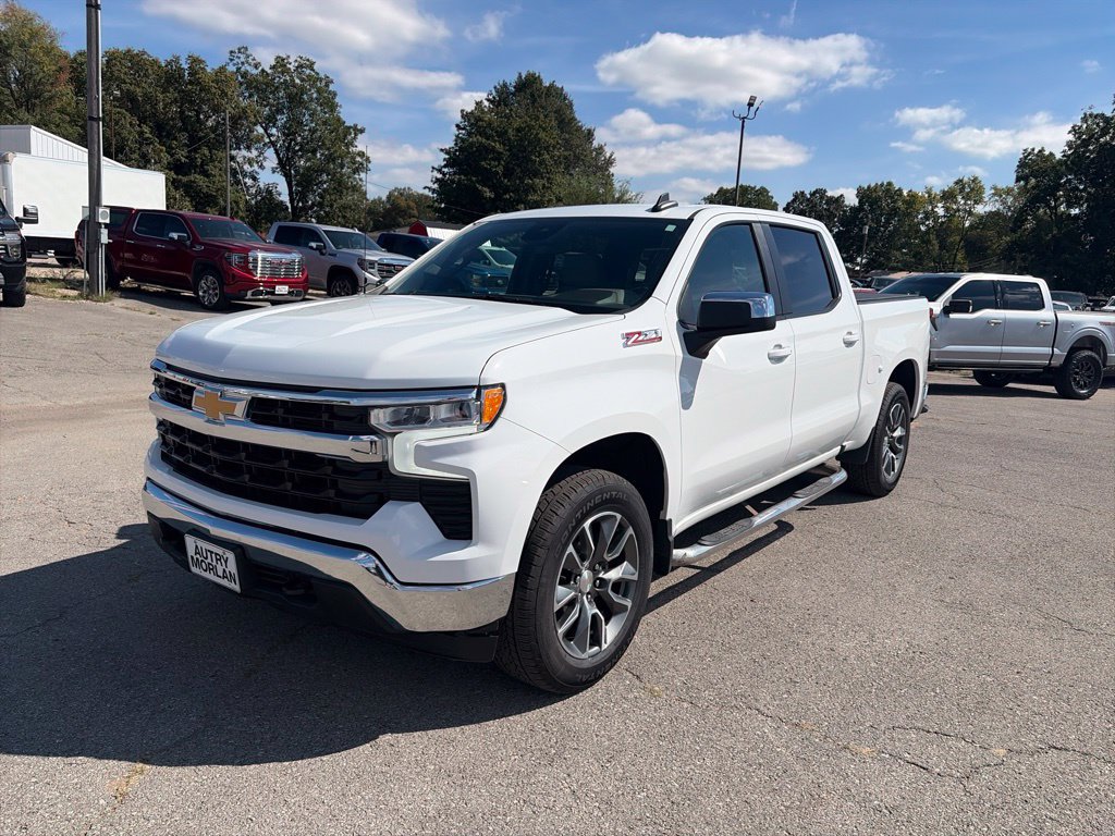 Used 2024 Chevrolet Silverado 1500 LT AWD/4WD image 2