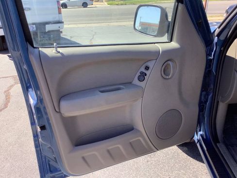 Used 2004 Jeep Liberty Sport w/ PWR Convenience Group AWD/4WD image 27