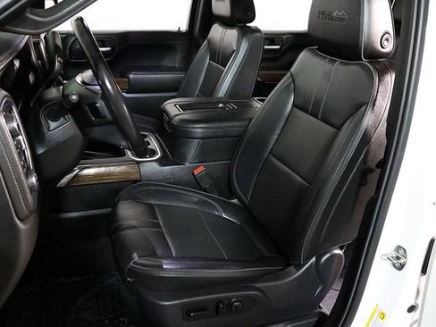 Used 2020 Chevrolet Silverado 1500 High Country w/ Technology Package AWD/4WD image 4