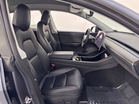 Used 2020 Tesla Model Y Long Range image 16