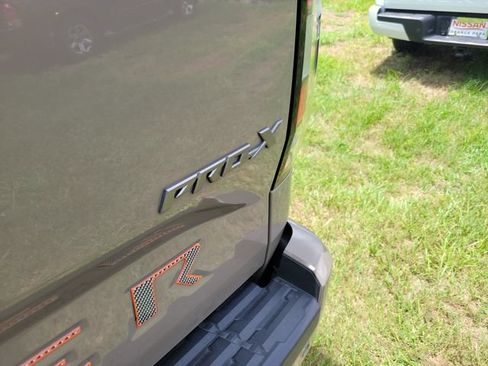 Used 2022 Nissan Frontier Pro-X RWD image 7