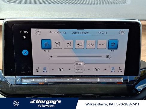 Used 2025 Volkswagen Atlas SE AWD/4WD image 19