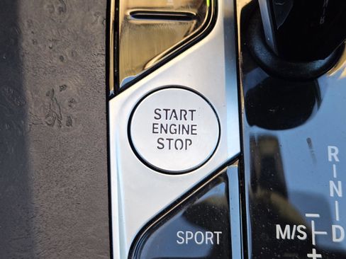 Used 2022 BMW X5 xDrive40i w/ Premium Package image 23