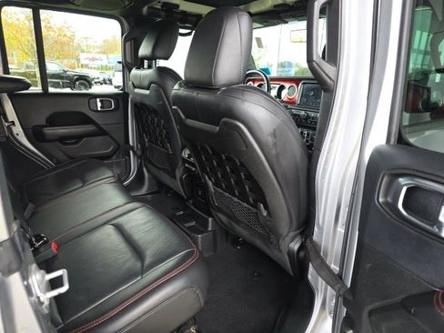 Used 2018 Jeep Wrangler Unlimited Rubicon w/ Dual Top Group image 12