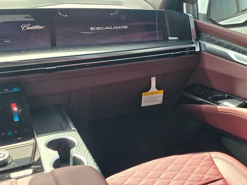New 2026 Cadillac Escalade ESV Sport w/ LPO, Floor Liner Package RWD image 20