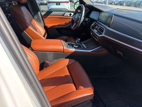 Used 2022 BMW X7 M50i w/ Cold Weather Package AWD/4WD image 7