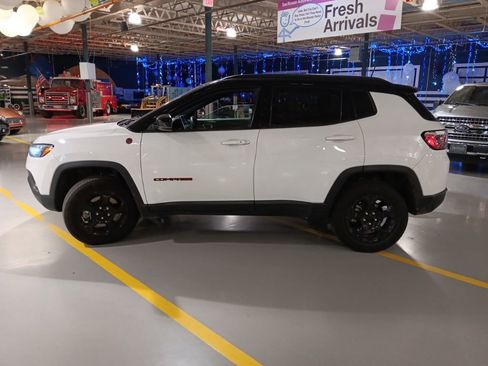 Used 2024 Jeep Compass Trailhawk image 9