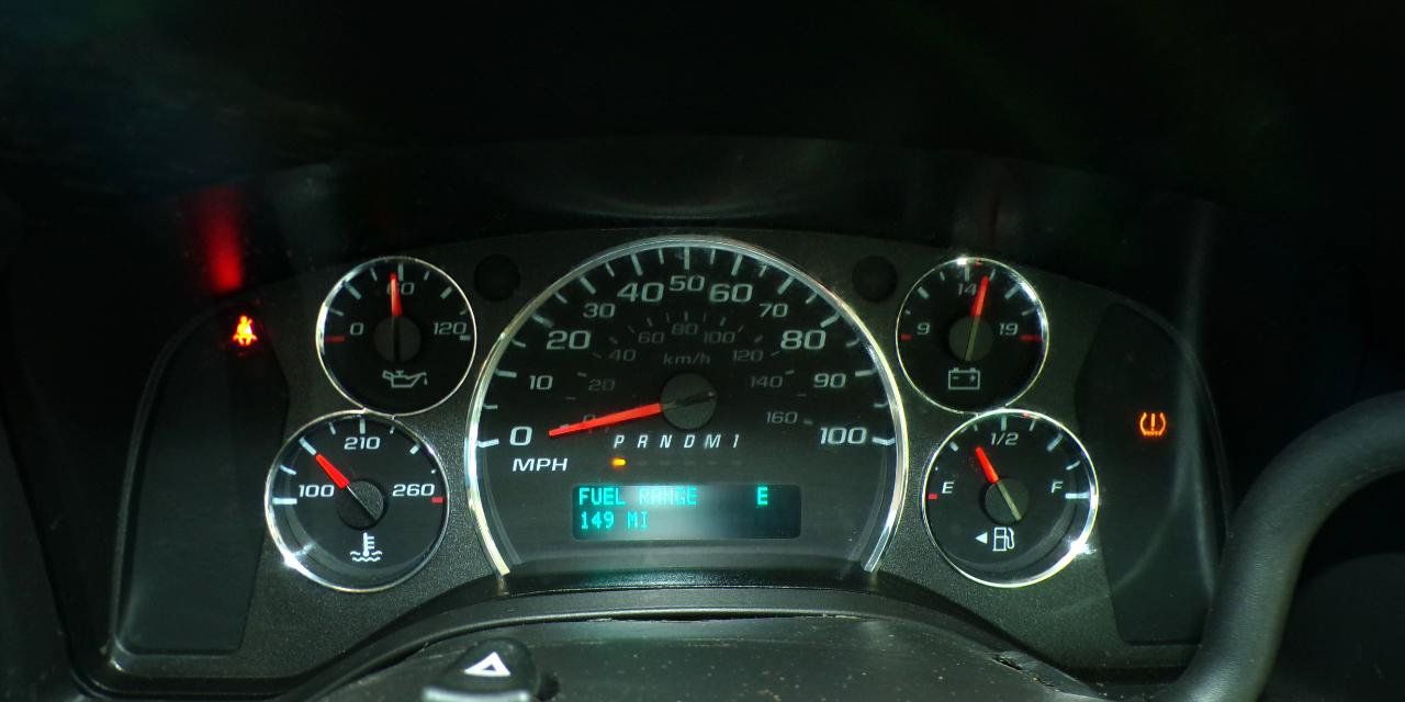 Used 2022 Chevrolet Express 2500 w/ Driver Convenience Package RWD image 11