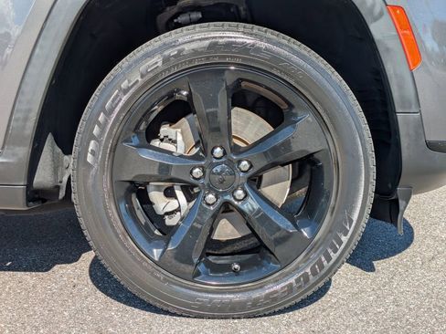 Used 2021 Jeep Grand Cherokee L Laredo image 11