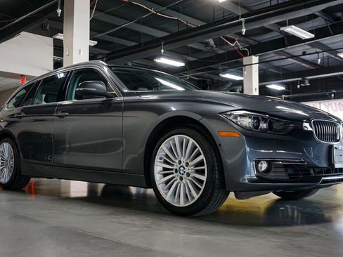 Used 2014 BMW 328i xDrive Wagon AWD/4WD image 2