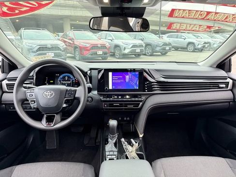 Certified 2025 Toyota Camry LE image 9