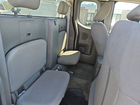 Used 2018 Nissan Frontier S RWD image 7