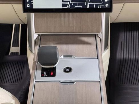 New 2026 Land Rover Range Rover Long Wheelbase Autobiography AWD/4WD image 17