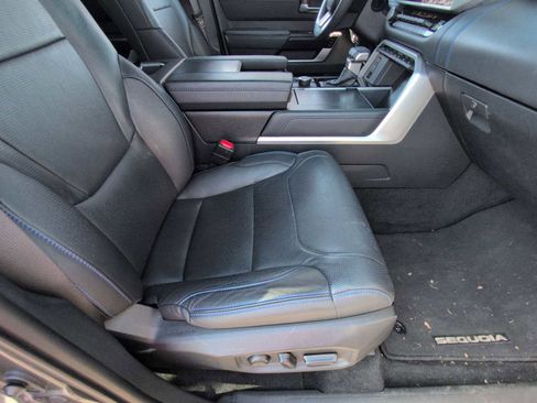 Used 2023 Toyota Sequoia Platinum image 21