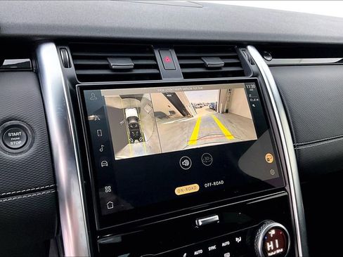 Used 2023 Land Rover Discovery S R-Dynamic image 29