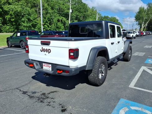 Used 2024 Jeep Gladiator Mojave w/ Convenience Group AWD/4WD image 6