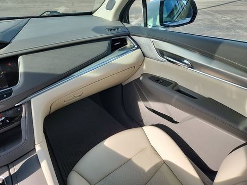 Certified 2022 Cadillac XT5 Premium Luxury image 24