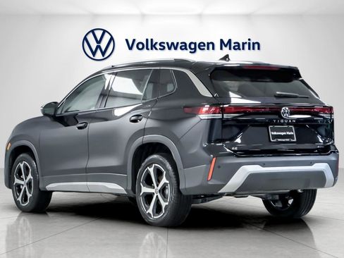 New 2026 Volkswagen Tiguan SE image 3