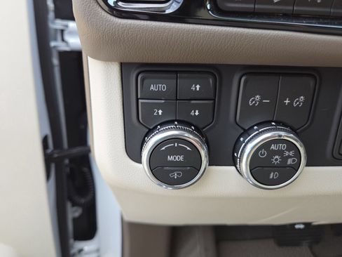 New 2026 GMC Yukon XL Denali w/ Denali Reserve Package AWD/4WD image 8