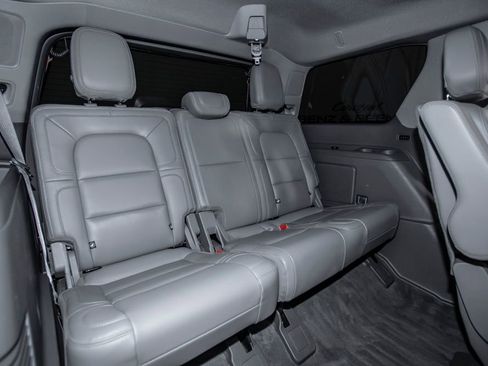 Used 2021 Lincoln Navigator Reserve AWD/4WD image 17