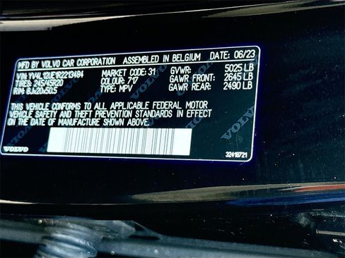 Used 2024 Volvo XC40 B5 Plus image 35