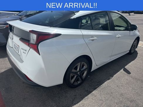 Used 2022 Toyota Prius XLE FWD image 2