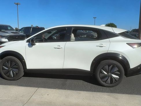 Used 2024 Nissan Ariya AWD image 9