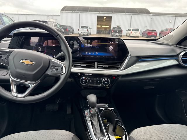 Used 2025 Chevrolet Trax LT w/ Driver Confidence Package FWD image 15