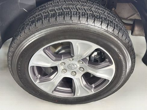 Used 2024 RAM 1500 Laramie RWD image 32