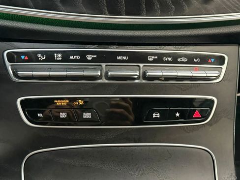 Used 2022 Mercedes-Benz E 350 Sedan w/ AMG Line Exterior image 31