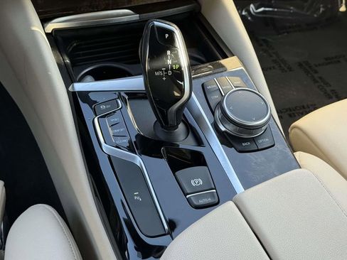 Used 2020 BMW 530i xDrive w/ Convenience Package image 17