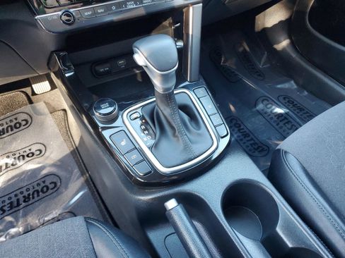 Certified 2024 Kia Seltos X-Line image 27