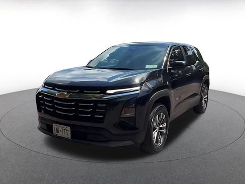 Used 2025 Chevrolet Equinox LT FWD image 8