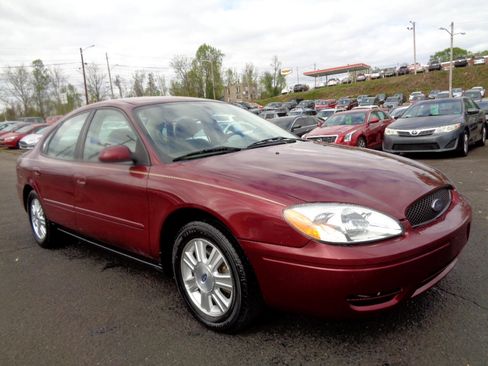 Used 2005 Ford Taurus SEL image 3