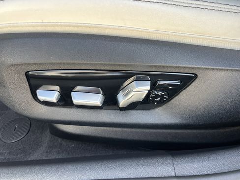 Used 2020 BMW M550i xDrive w/ Dynamic Handling Package image 31