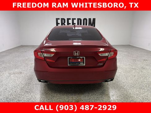 Used 2018 Honda Accord Touring image 5