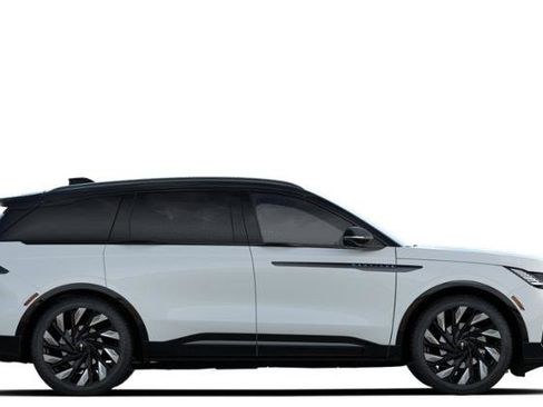New 2026 Lincoln Nautilus Reserve w/ Jet Appearance Package AWD/4WD image 5