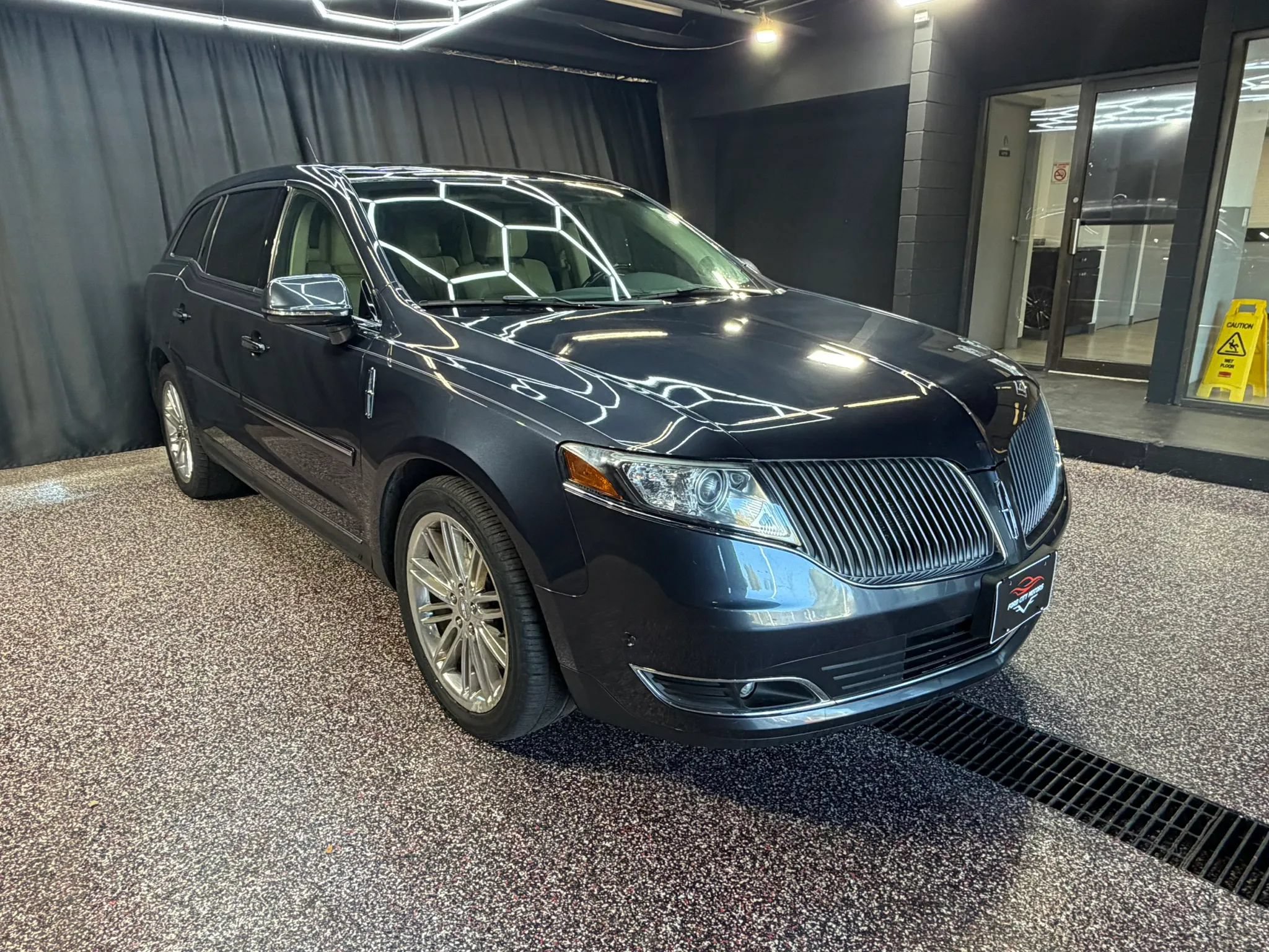 Used 2014 Lincoln MKT AWD w/ Equipment Group 201A image 10