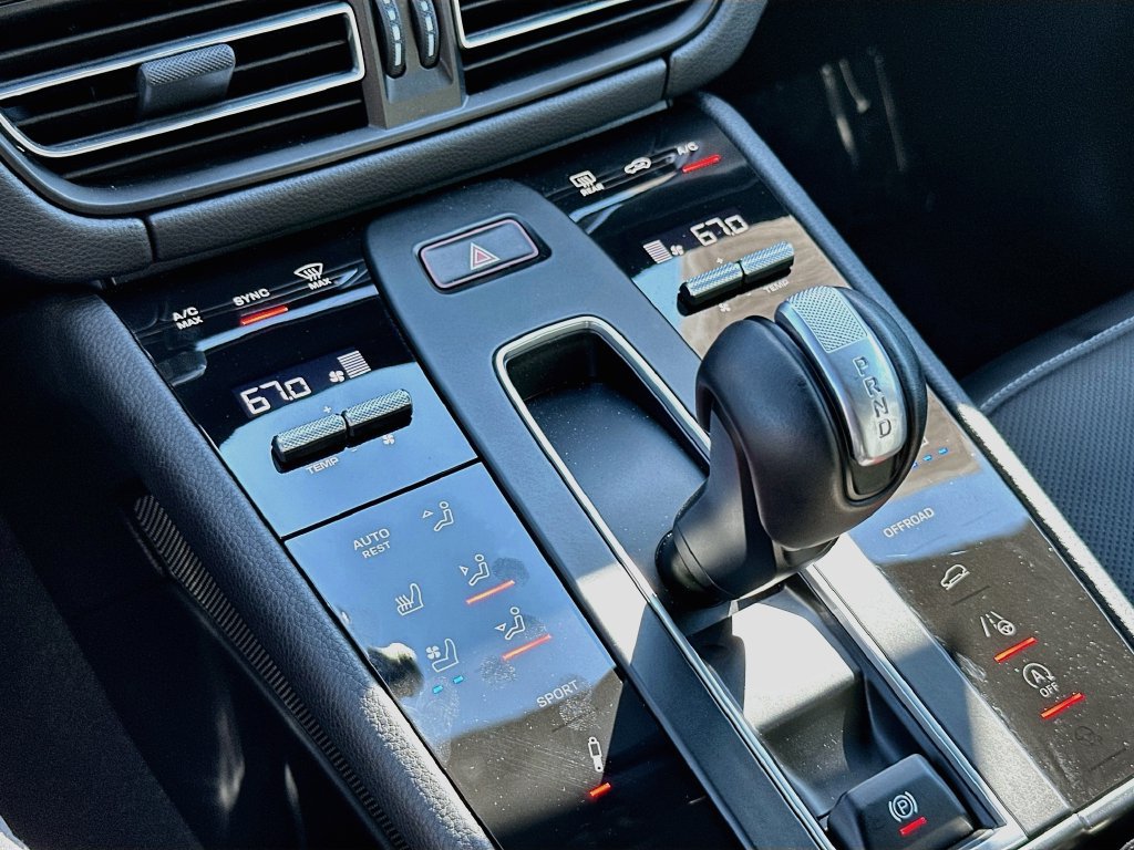Certified 2026 Porsche Macan S AWD/4WD image 18