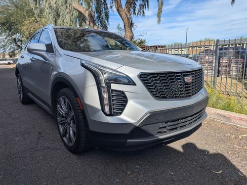 Used 2019 Cadillac XT4 Premium Luxury image 2